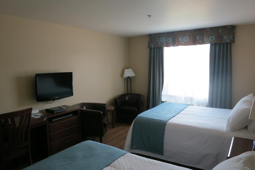 Days Inn By Wyndham Lévis Exterior photo