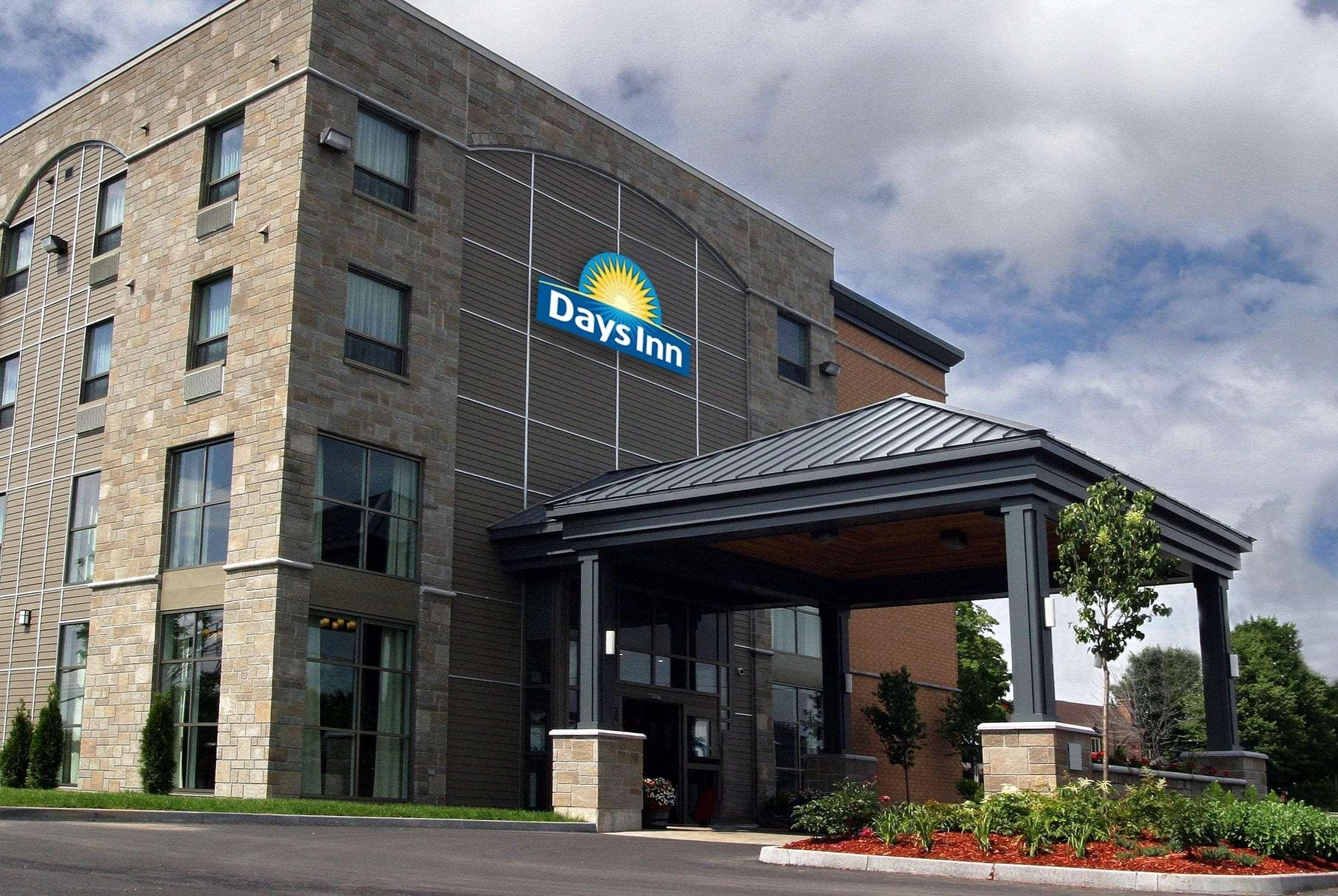 Days Inn By Wyndham Lévis Exterior photo